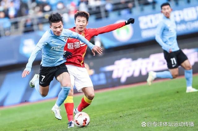 j9九游app下载 -广州队发布备战花絮；赛后防线松动；中超任务艰巨；心理建设被强调的简单介绍
